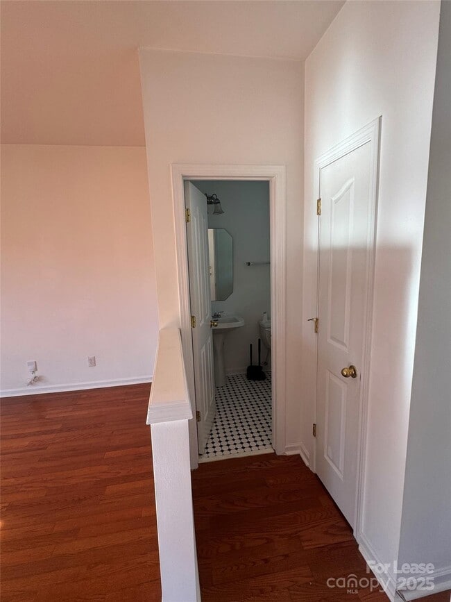 Building Photo - 9920 Forest Run Ln