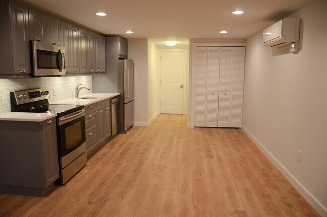 Cocina y comedor - 116 4th St NE