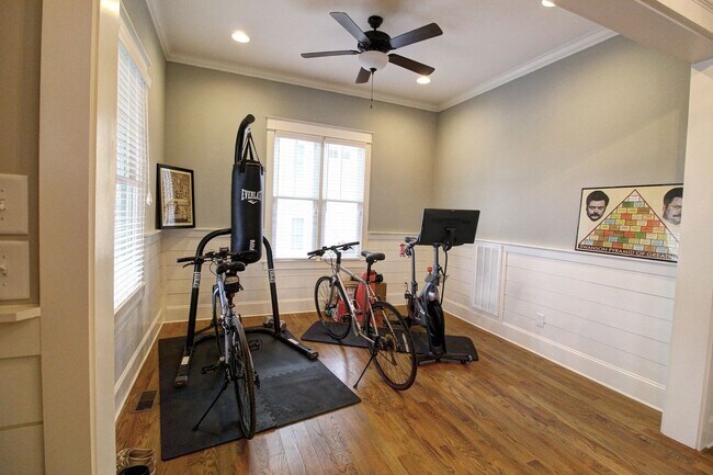 Foto del edificio - Beautifully Spacious 3bd/2.5ba Home Just M...