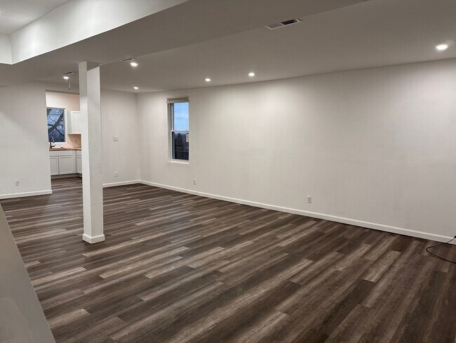 Foto del edificio - Spacious 4 2.5 bath home