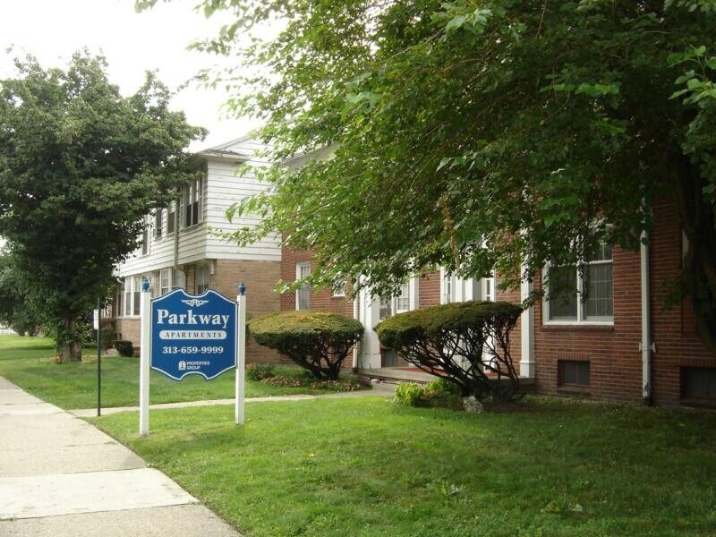 641 Covington Dr, Highland Park, MI 48203 Room for Rent in Highland