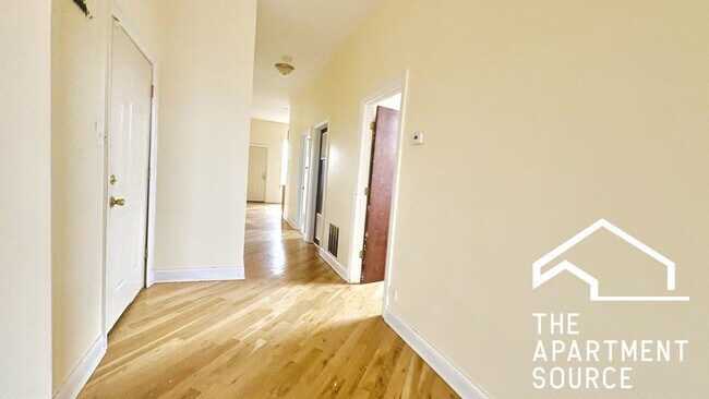 Foto del edificio - 1549 S Christiana Ave