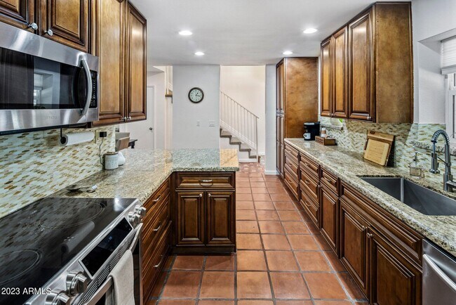 Foto del edificio - 4240 E Mariposa St