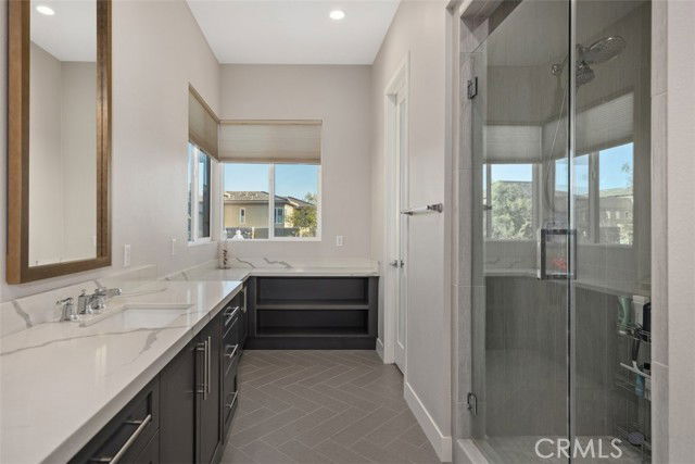 Building Photo - 227 Follyhatch