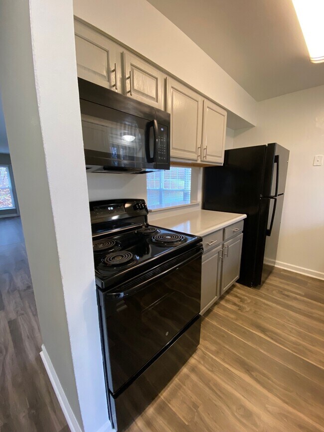 Building Photo - Arlington Apartments