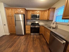 Building Photo - 149 Tulip Ln