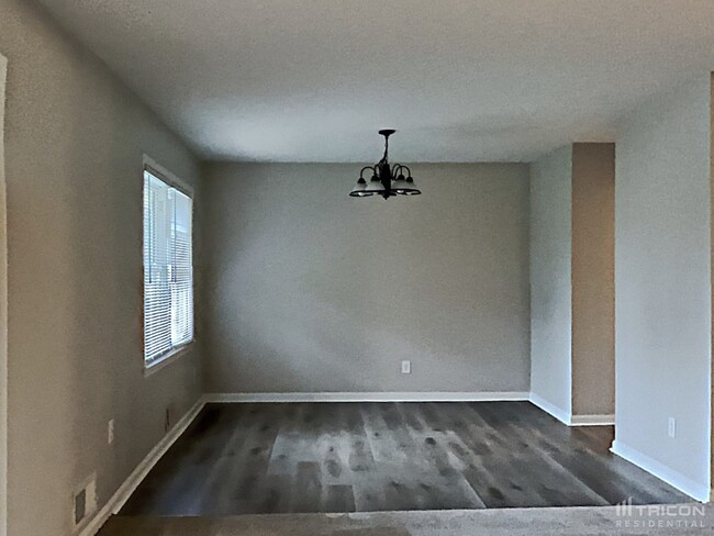 Building Photo - 5535 Crestland Ct
