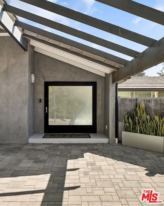 Building Photo - 1255 N Bundy Dr