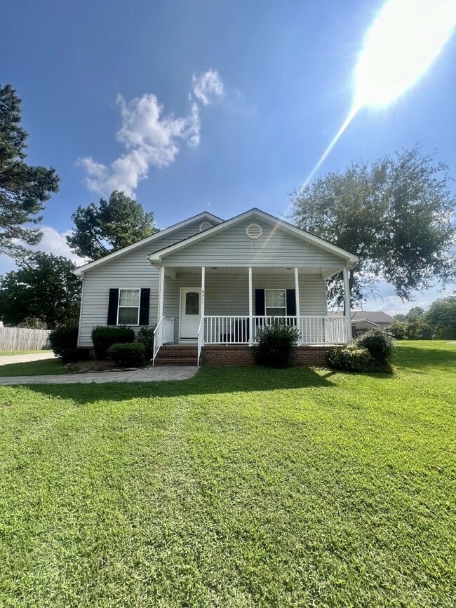 Building Photo - 3-Bedroom Home with 2 Full Baths in Ooltewah