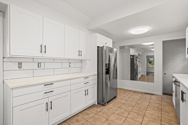Foto del edificio - W281N3405 Taylors Woods Rd