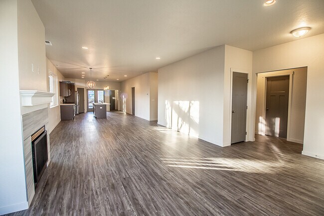 Foto del edificio - 18112 E Riverway Ave