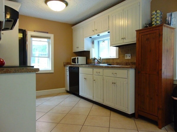 Building Photo - 22 Riverview Dr