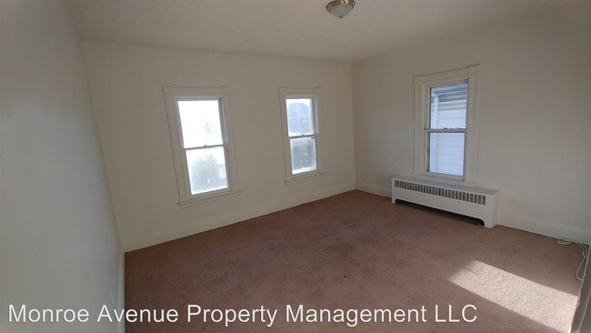 Building Photo - 954 Monroe Ave