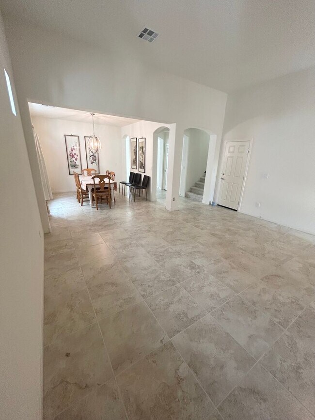 Building Photo - **Beautiful 3 Bedroom 3 1/2 Bath Home in d...