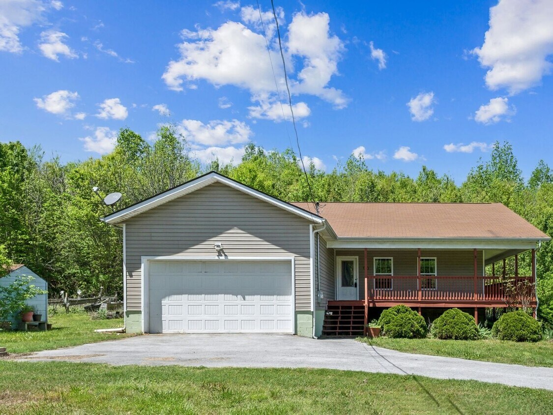 Primary Photo - 3 Bedroom Single Family Home in Ringgold