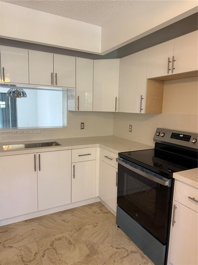 Foto del edificio - 550 SW 137th Ave