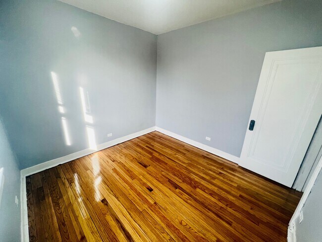 Foto del edificio - 3230 Home Ave