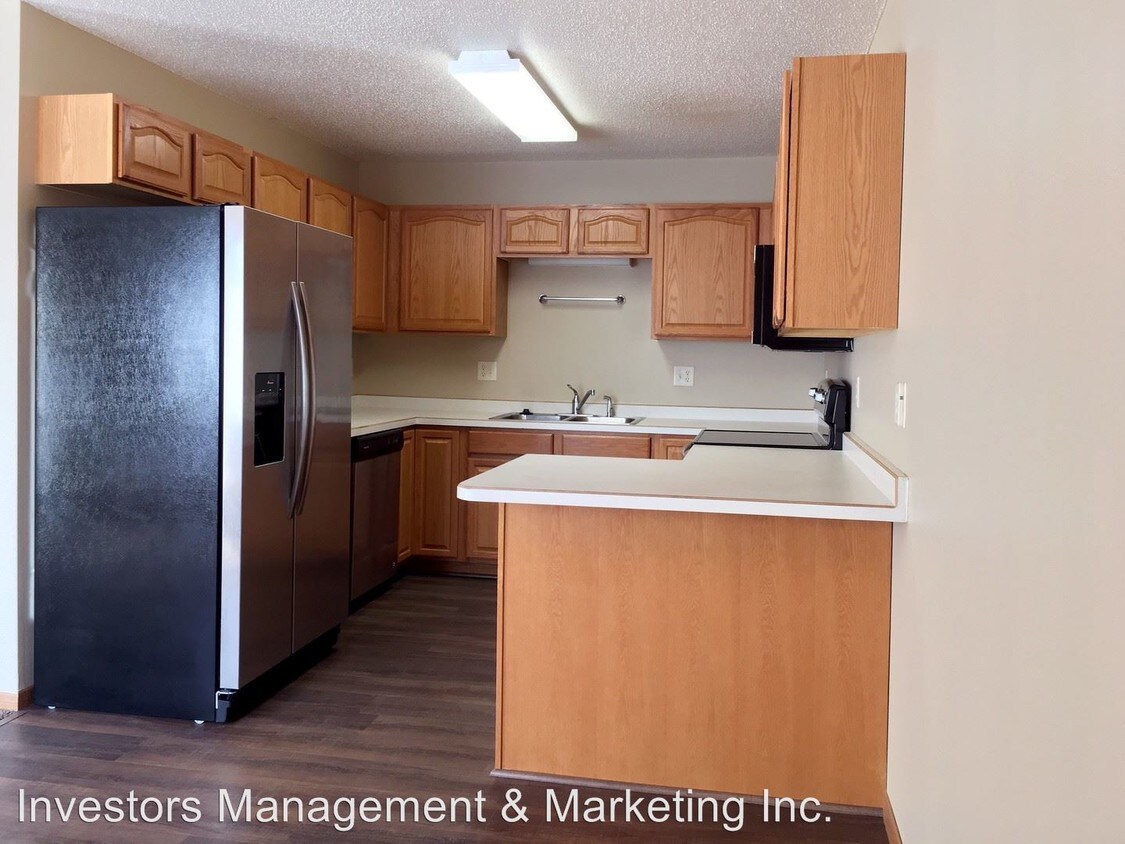 Foto principal - 4007 S Bay Dr SE