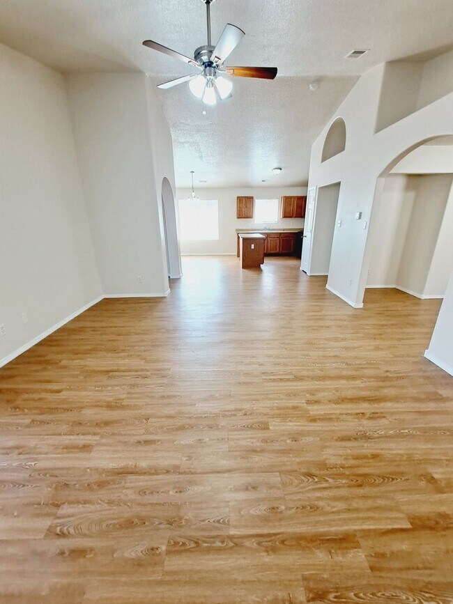 Foto del edificio - Great 3 bed, 2 bath, 1575 sq ft home in Hu...