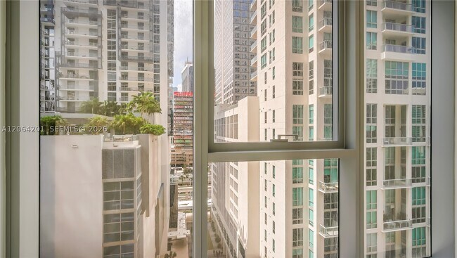 Foto del edificio - 300 Biscayne Blvd