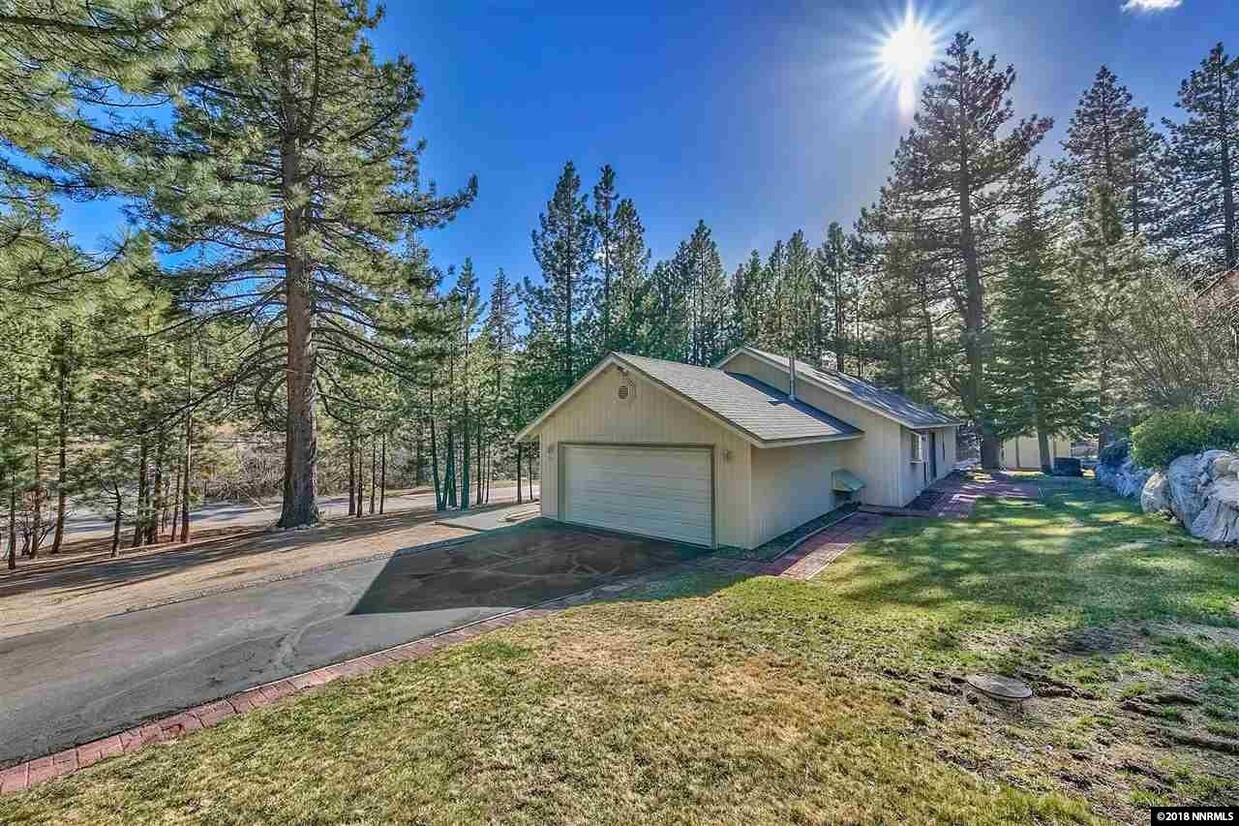 Primary Photo - 214 Highland Dr