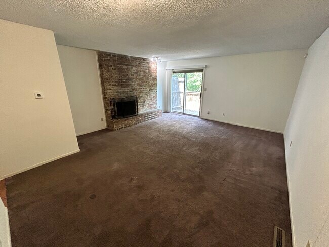 Foto del edificio - 1828 E 97th St