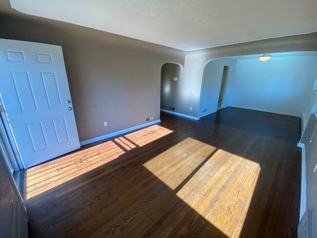 Building Photo - Prime Location, Great Lifestyle!