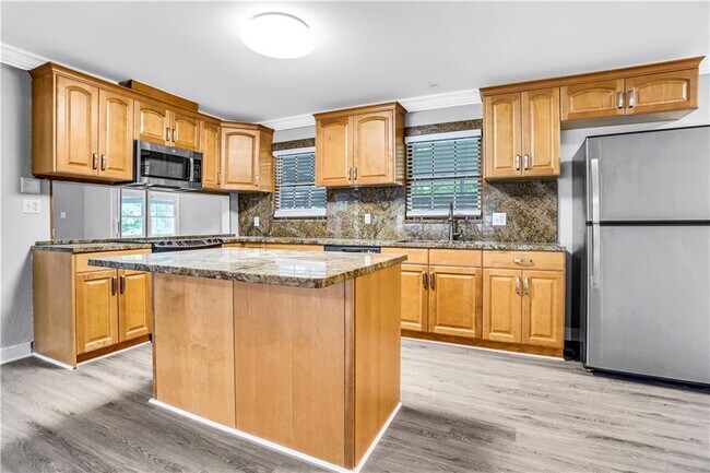Building Photo - 3119 Brownmoore Dr