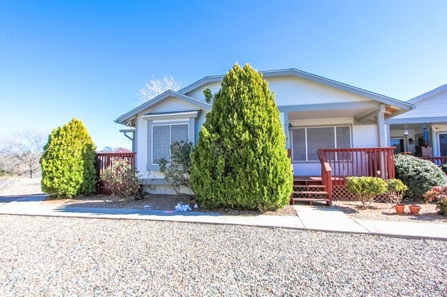 Foto del edificio - Partially Furnished 2 bedroom 2 bath condo