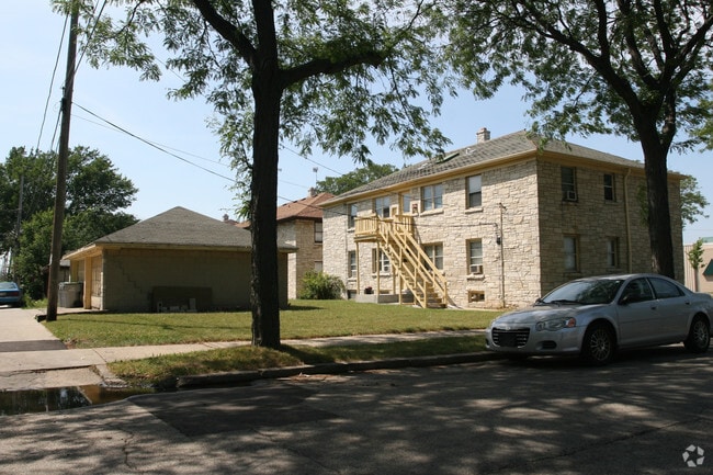 Building Photo - 2605 W Capitol Dr