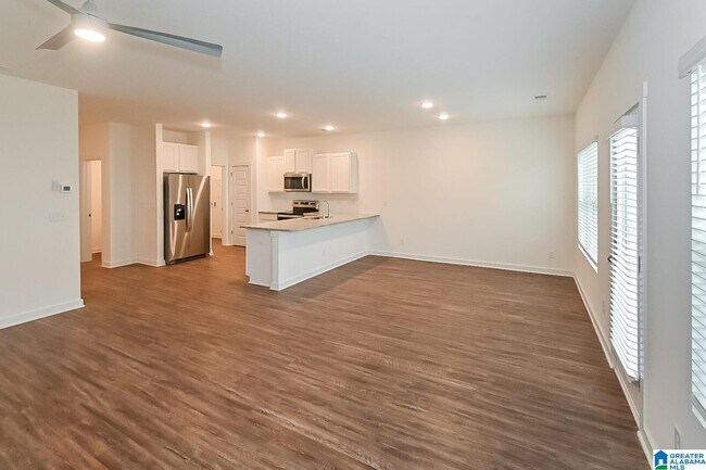 Foto del edificio - 136 The Heights Dr