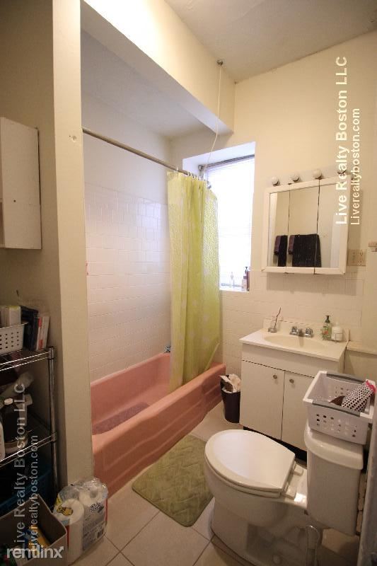 Primary Photo - 128 Warren St