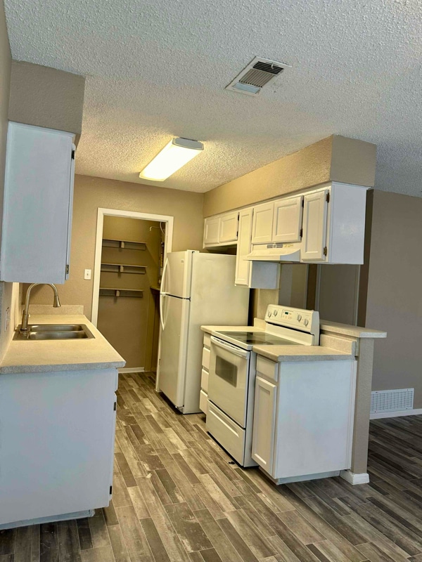 Foto del edificio - 4913 Jamesway Rd