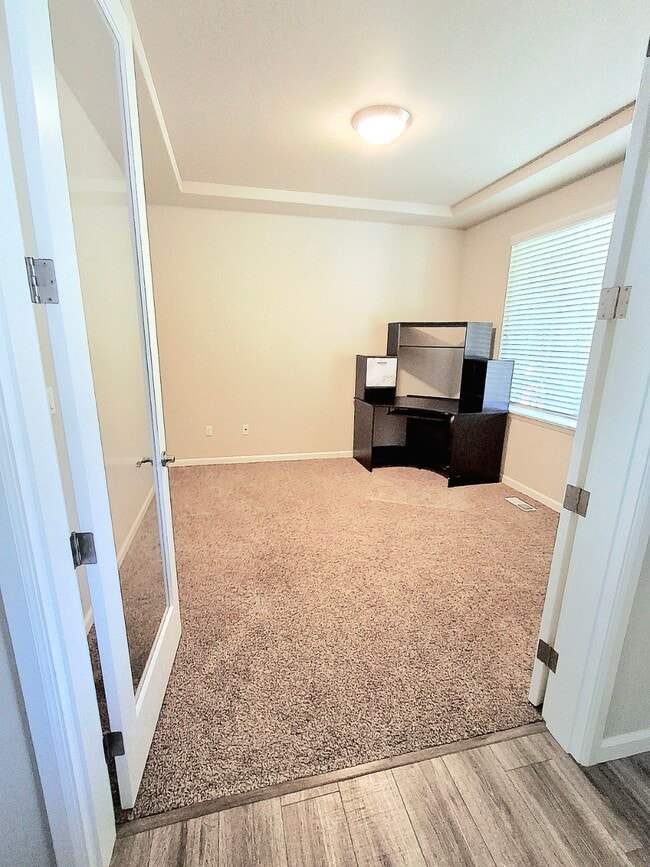 Building Photo - 4946 Skylark St NE