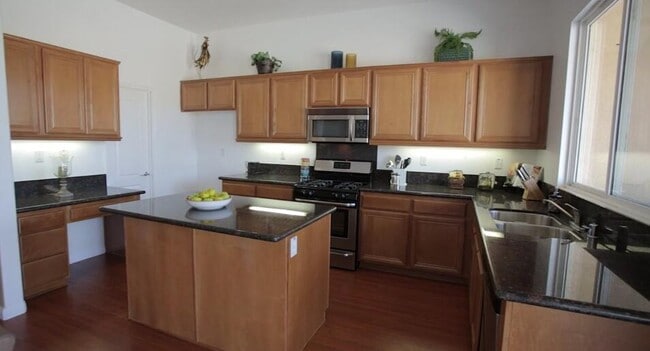 Building Photo - 45938 Meritage Ln