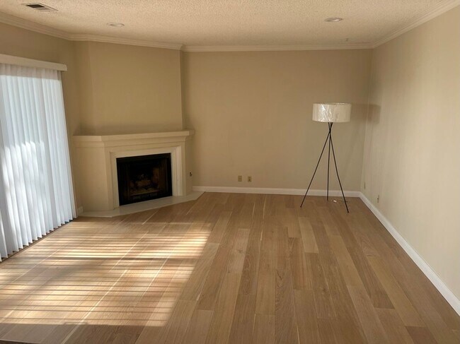 Building Photo - RESORT STYLE CONDO WITH ALL THE AMENITIES,...