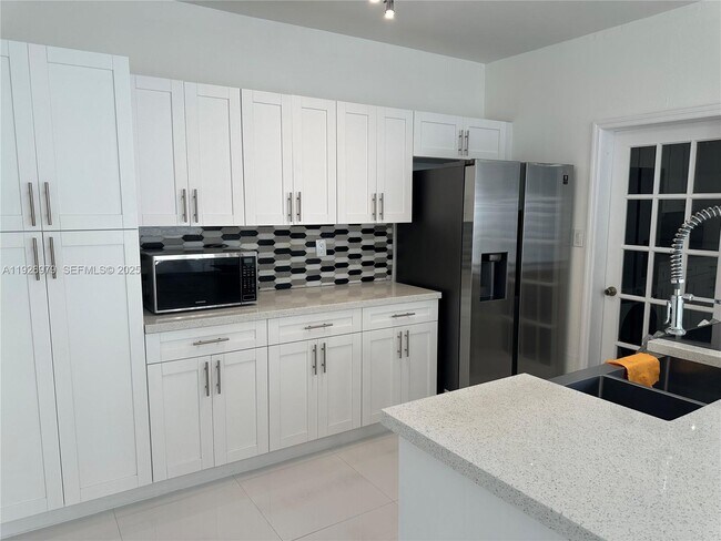 Foto del edificio - 1922 NW 4th St