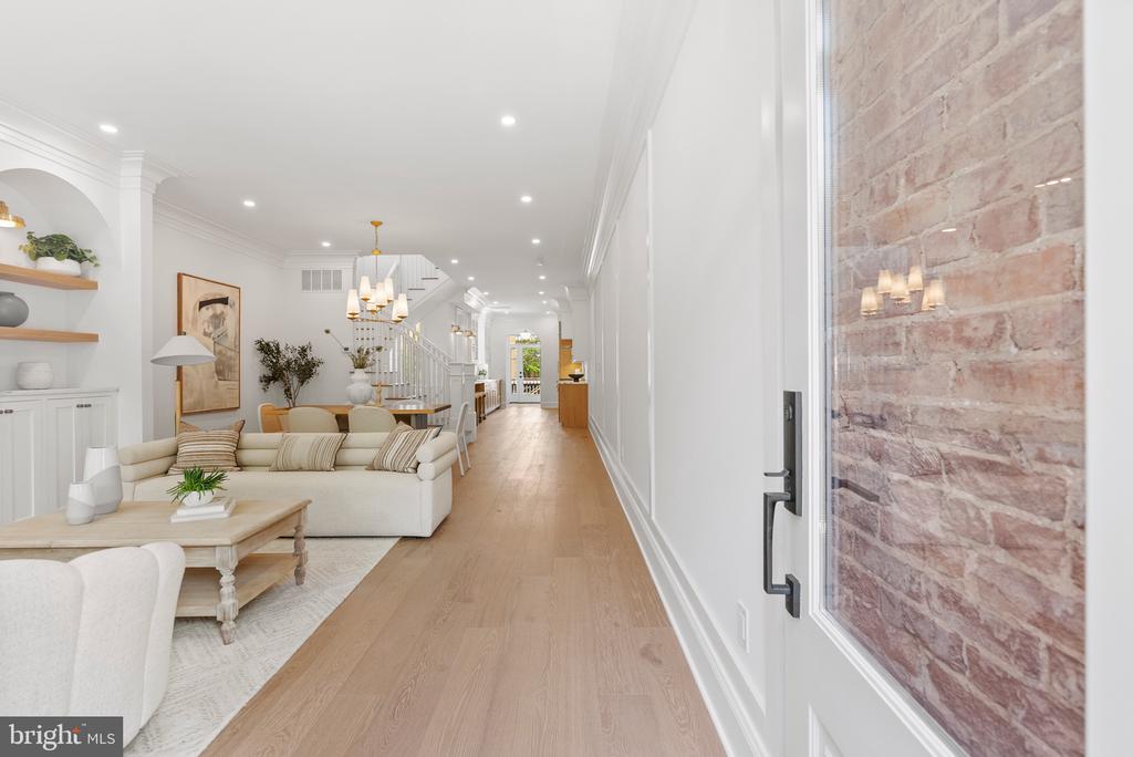 Foto principal - 2460 Ontario Rd NW