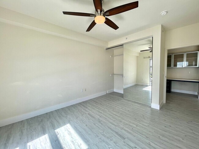 Building Photo - Fully Renovated Modern 1-Bedroom Unit – Prime Kaka?ako Location