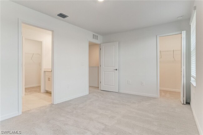 Building Photo - 2652 Riverfield Rd