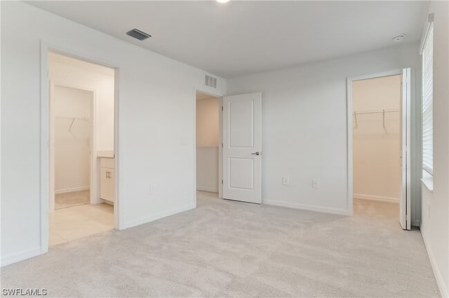 Foto del edificio - 2652 Riverfield Rd