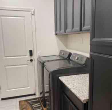 Building Photo - 2118 Iberian Ct