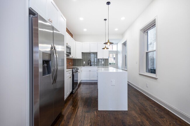 Foto del edificio - A Stunning 5 Bedroom House in Strawberry M...