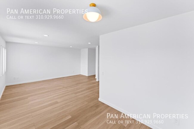 Building Photo - 994 Valencia St