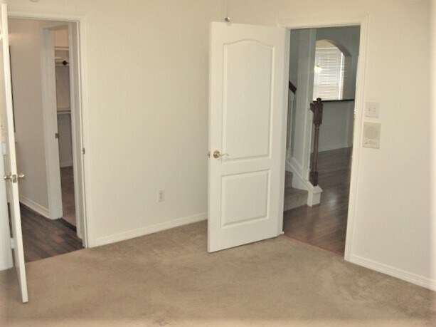 Building Photo - 9226 Hidden Lake Cir