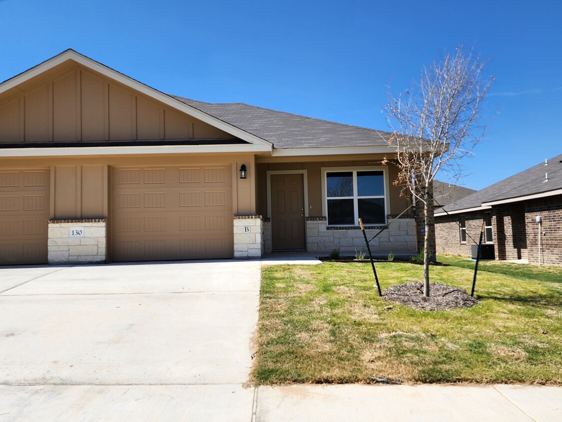 Primary Photo - 130 Wind Ridge