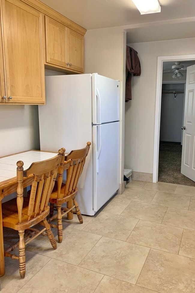 Building Photo - 1 Bedroom in Hollister