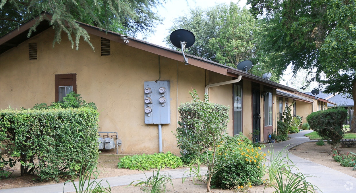 Building Photo - Cottonwood Apartment
