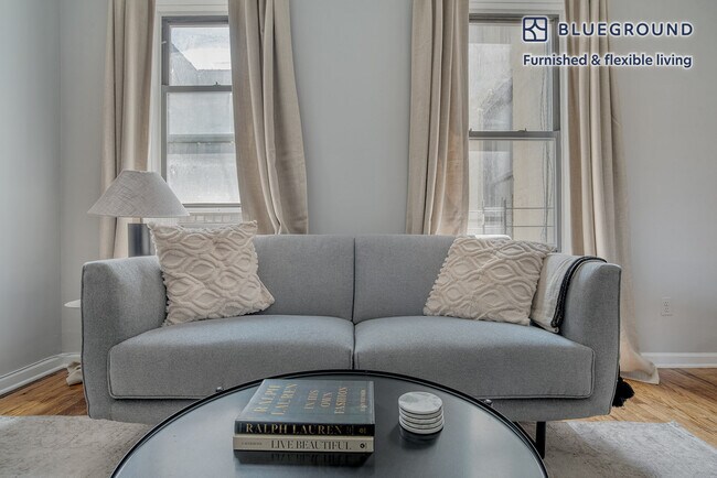 Foto del edificio - 326 E 100th St