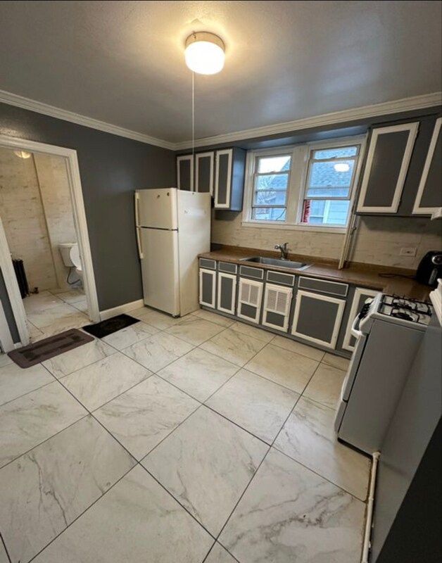 Foto del edificio - 296 Tolland St